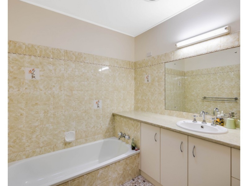 24 Corriedale Crescent, Harristown QLD 4350