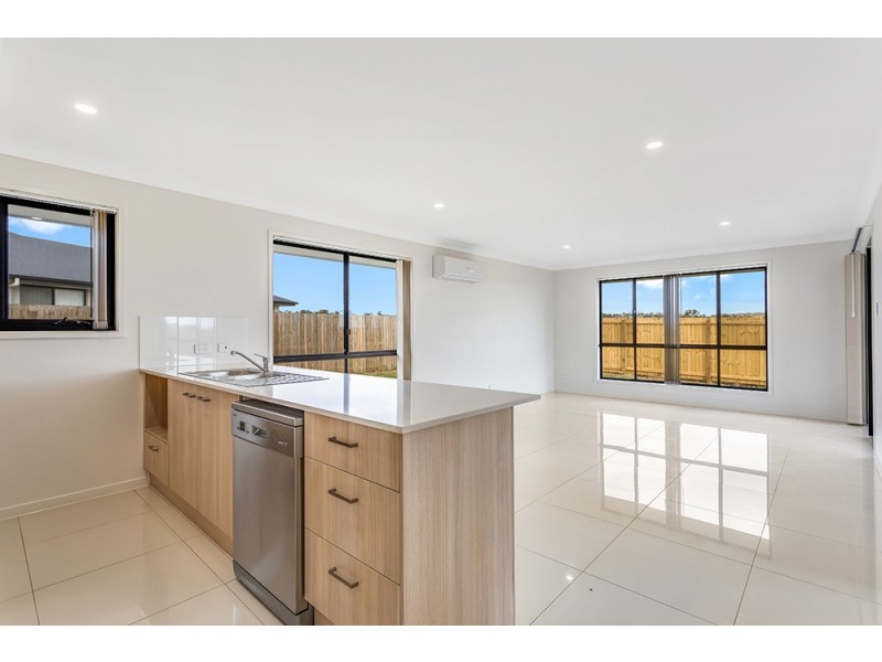17 Wongalee Place, Cambooya QLD 4358