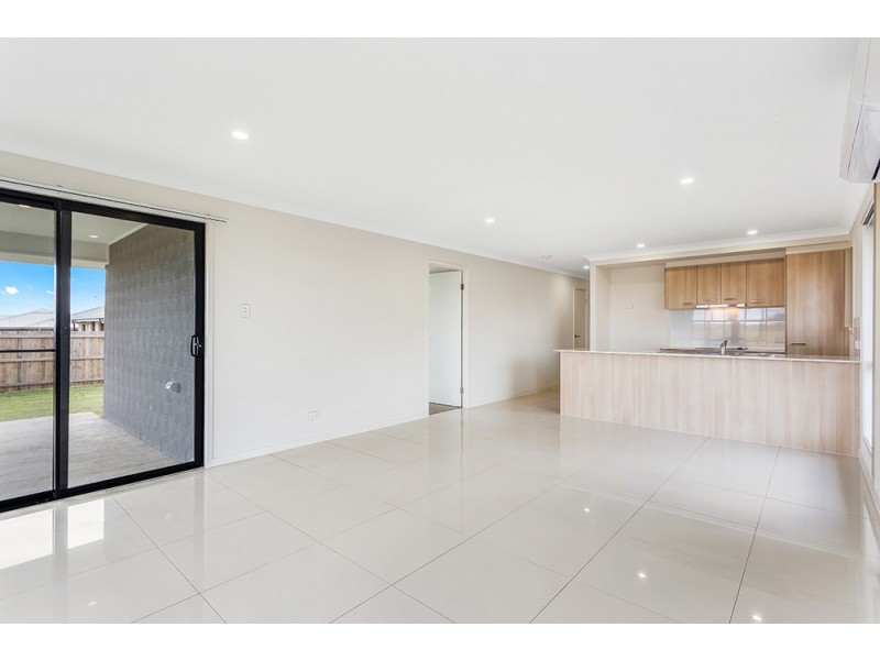 17 Wongalee Place, Cambooya QLD 4358