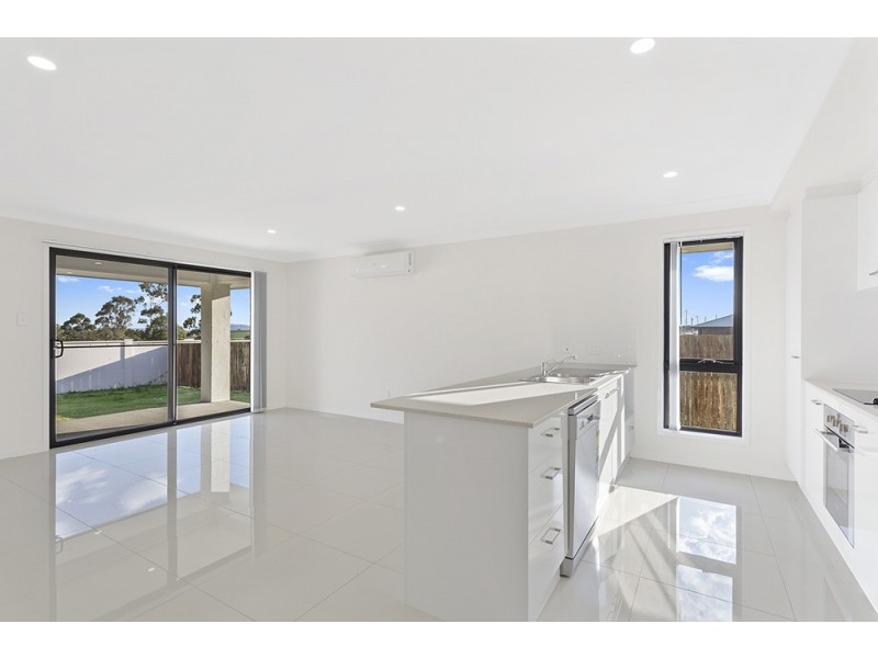1/14 Hannaford Crescent (Karara Road), Wyreema QLD 4352