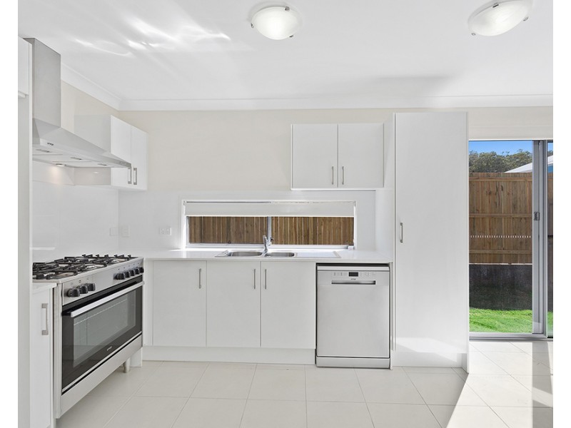 2/3 Orchard Lane, Glenvale QLD 4350