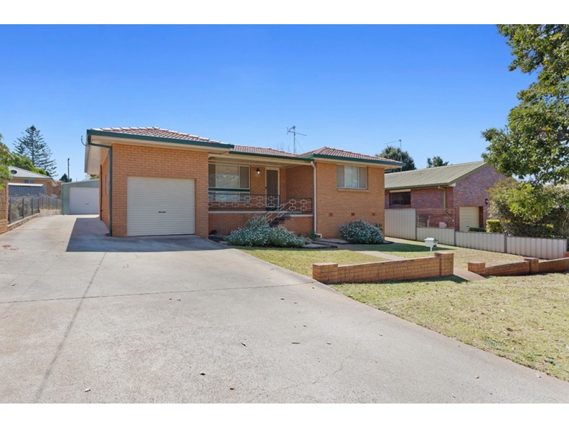 47 Debra Street, Centenary Heights QLD 4350