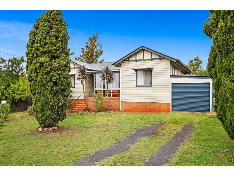 4 Underwood Crescent, Harristown QLD 4350