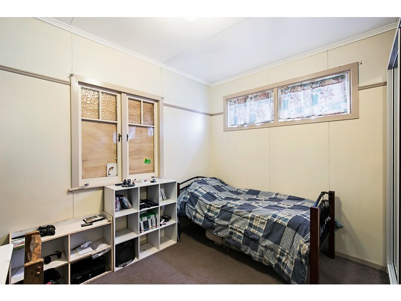 4 Underwood Crescent, Harristown QLD 4350