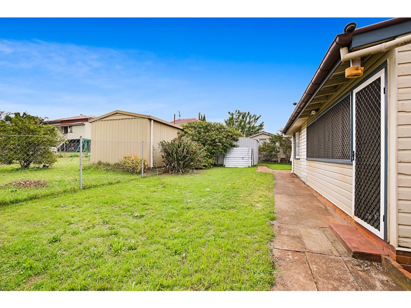 4 Underwood Crescent, Harristown QLD 4350