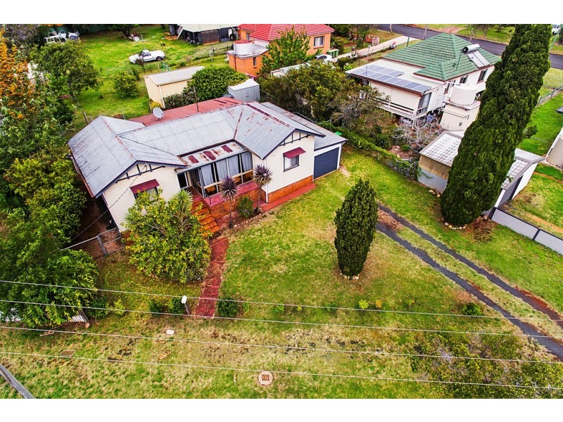 4 Underwood Crescent, Harristown QLD 4350