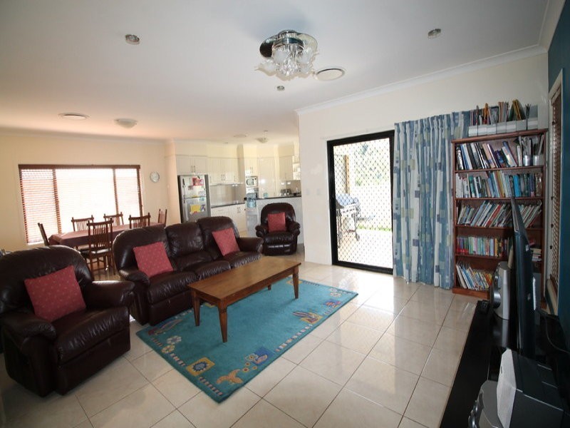 3 Willowburn Drive, Rockville QLD 4350
