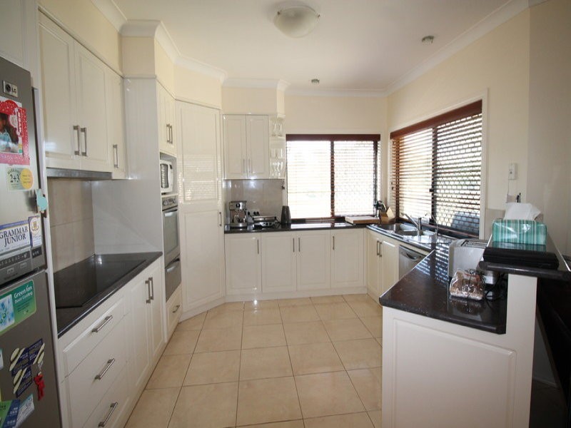 3 Willowburn Drive, Rockville QLD 4350