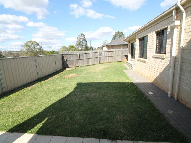 3 Willowburn Drive, Rockville QLD 4350