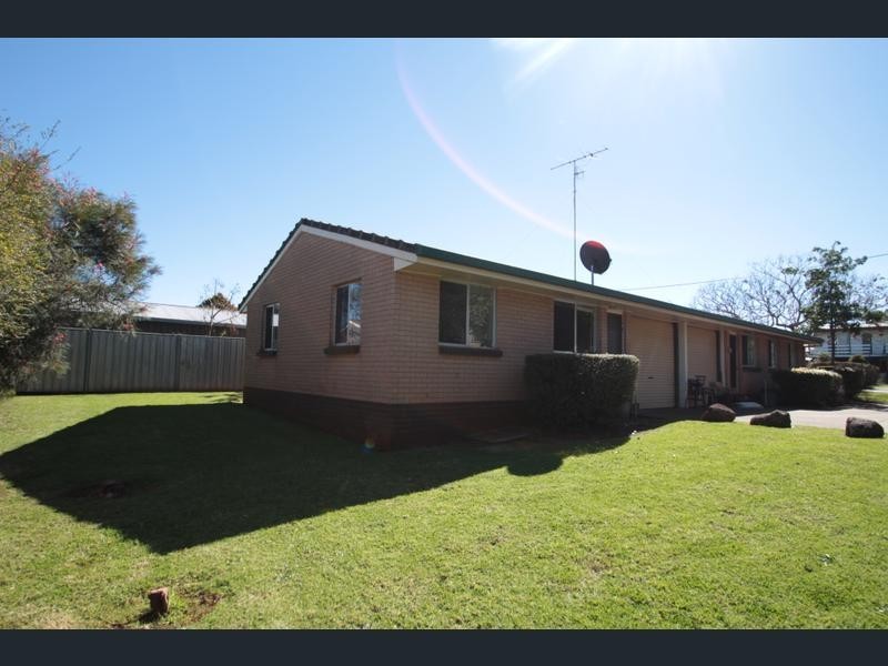 1/8 Tomkys Street, Rockville QLD 4350