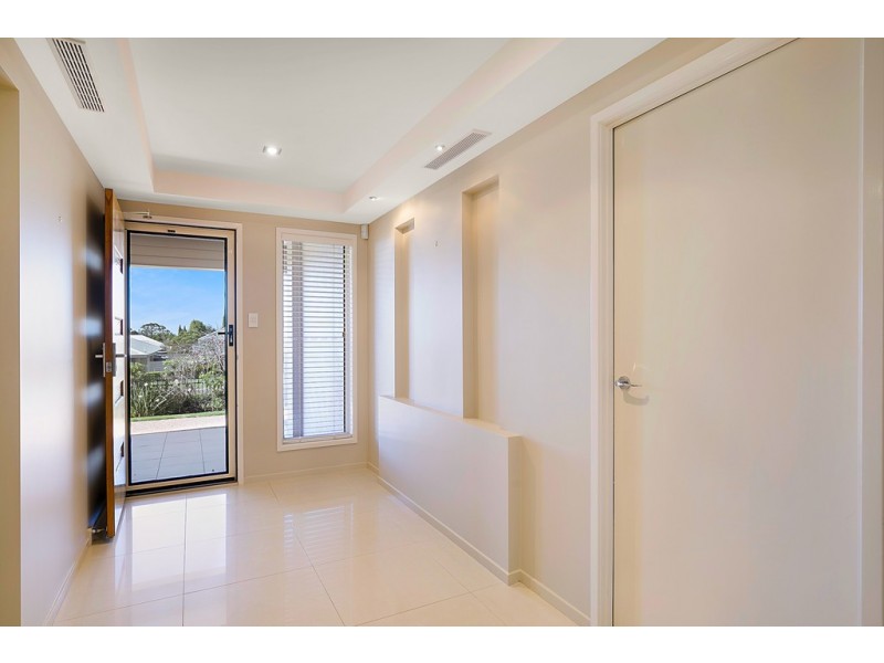 4 Saba Court, Middle Ridge QLD 4350