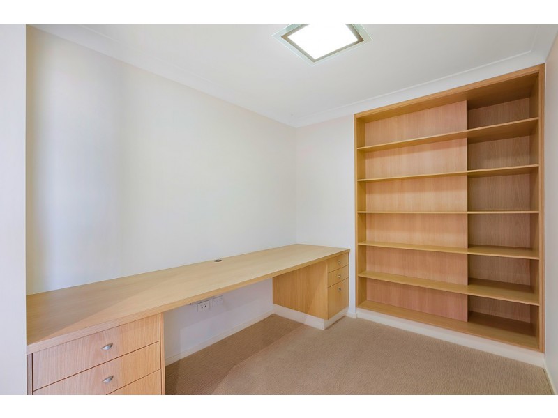 4 Saba Court, Middle Ridge QLD 4350