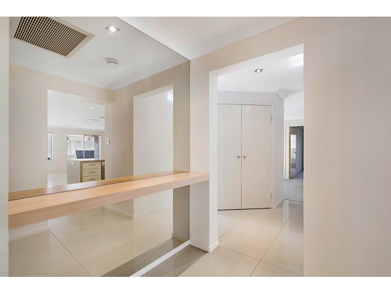 4 Saba Court, Middle Ridge QLD 4350