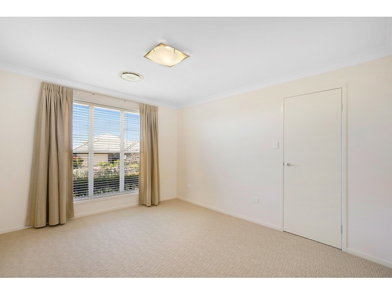 4 Saba Court, Middle Ridge QLD 4350
