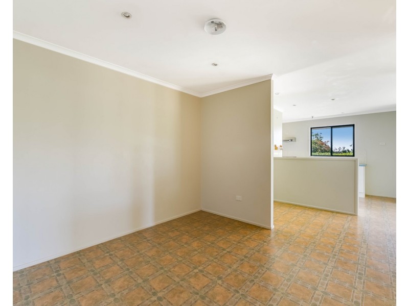 2 Hillcrest Court, Kearneys Spring QLD 4350
