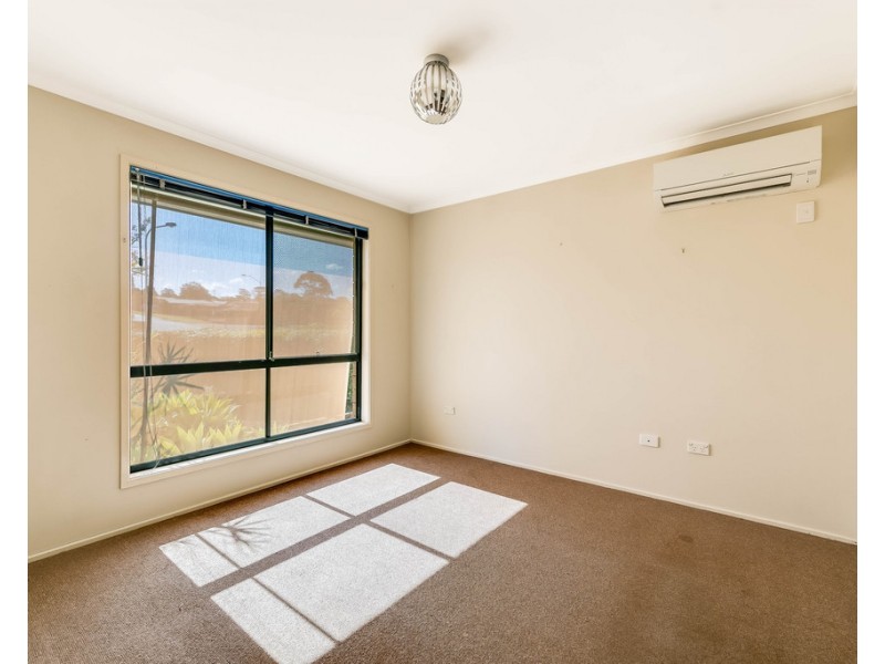 2 Hillcrest Court, Kearneys Spring QLD 4350