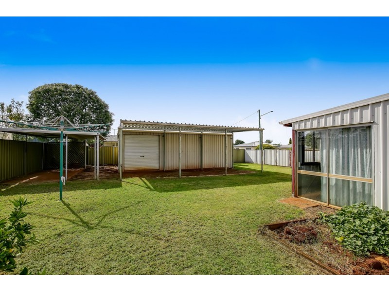 15 Farquharson Street, Harristown QLD 4350