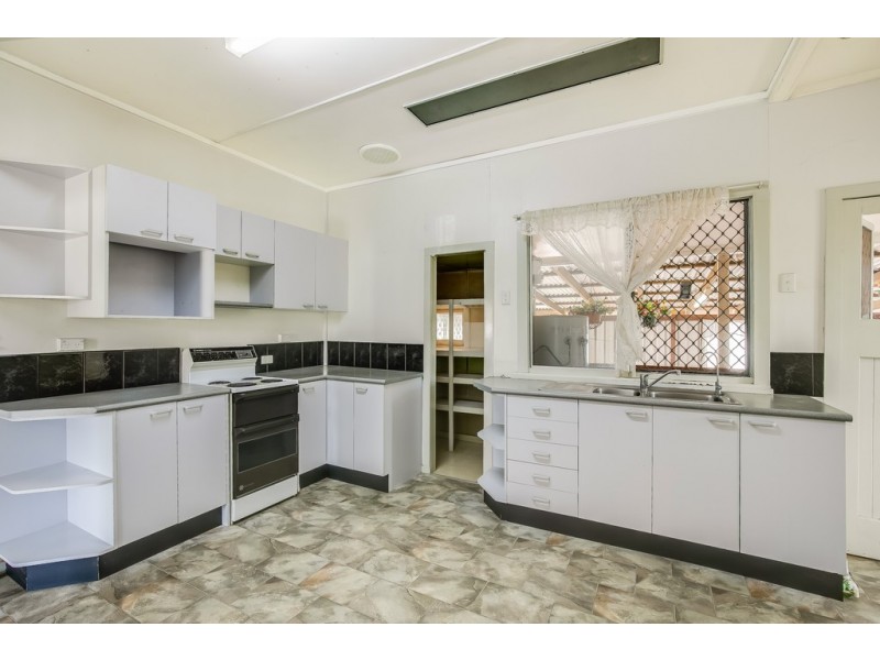 15 Farquharson Street, Harristown QLD 4350