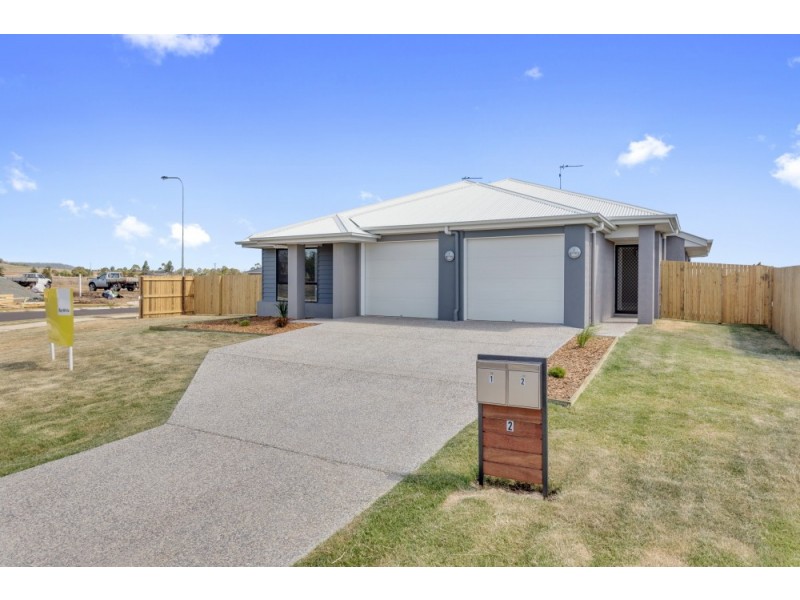 2/2 Myrtleford Crescent, Cambooya QLD 4358