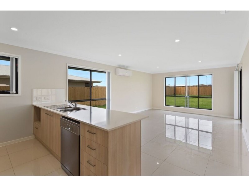 11 Myrtleford Crescent, Cambooya QLD 4358