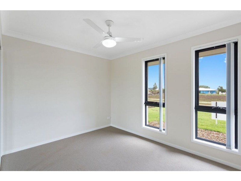 11 Myrtleford Crescent, Cambooya QLD 4358