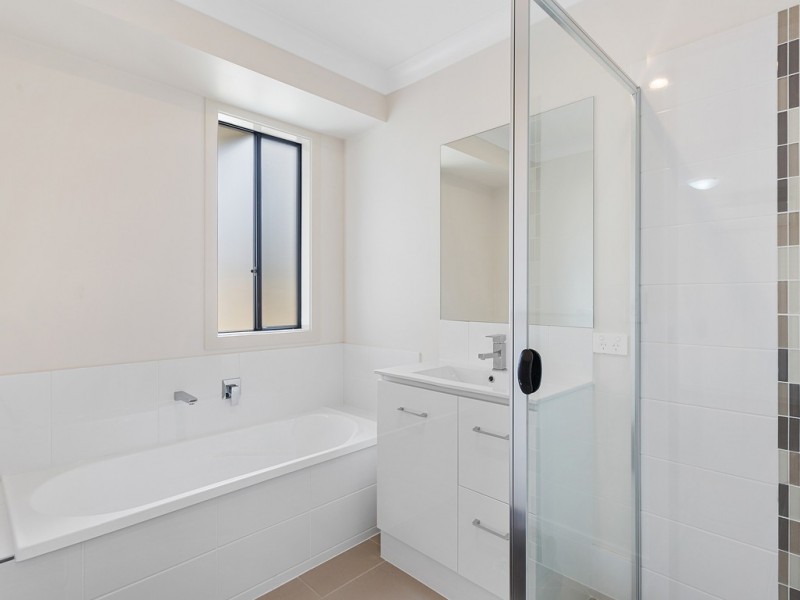 2/3 Minnett Street, Glenvale QLD 4350