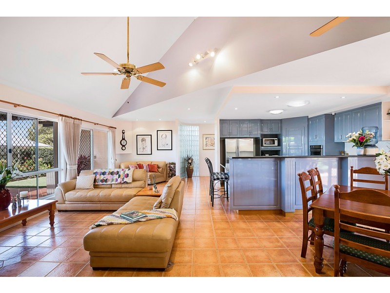 3 Lincoln Close, Middle Ridge QLD 4350