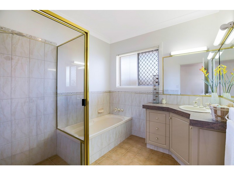 3 Lincoln Close, Middle Ridge QLD 4350