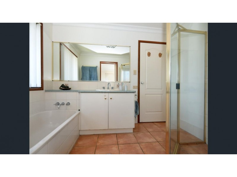 12 Kauri Street, Kearneys Spring QLD 4350