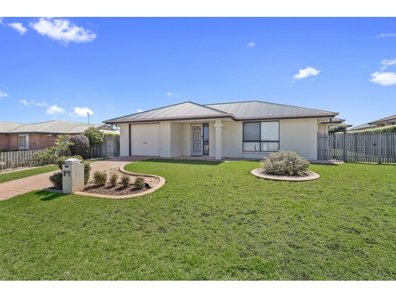 13 Macrossan Street, Cranley QLD 4350