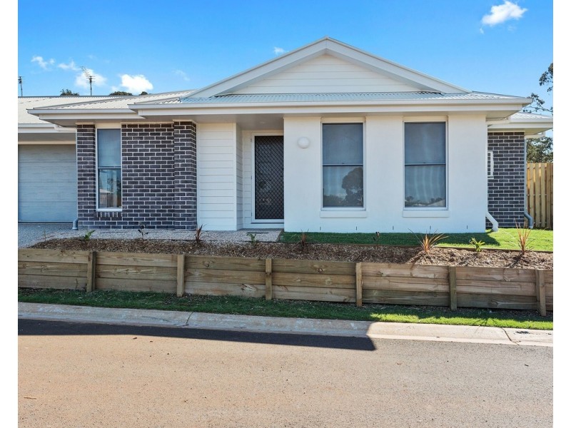 21b/65 Cambooya Street, Drayton QLD 4350