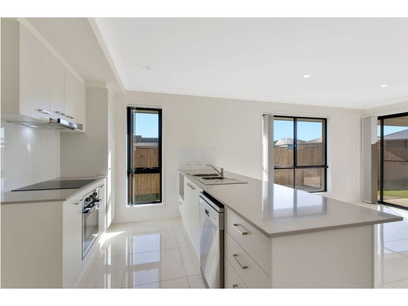 1/27 Harrow Street, Cambooya QLD 4358