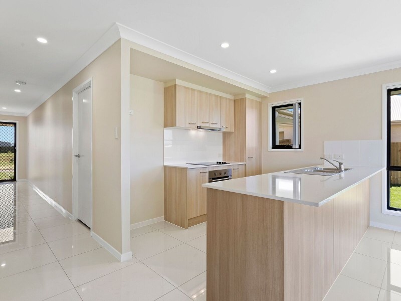 41 Myrtleford Crescent, Cambooya QLD 4358