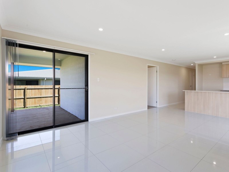 41 Myrtleford Crescent, Cambooya QLD 4358