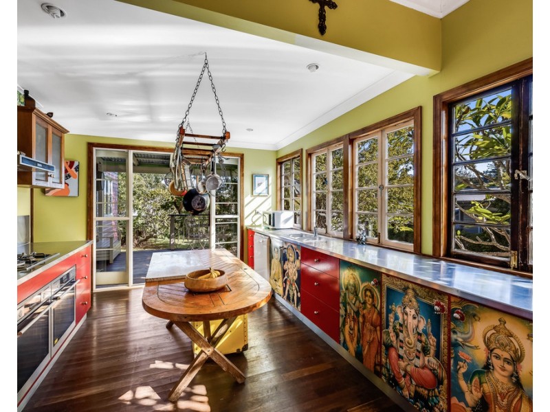 83 MacKenzie Street, Mount Lofty QLD 4350