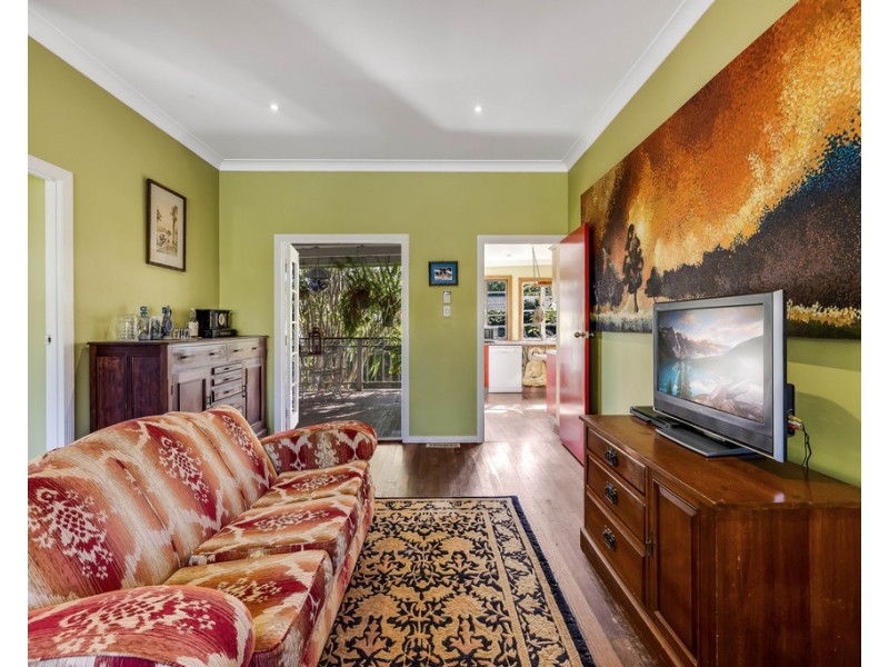 83 MacKenzie Street, Mount Lofty QLD 4350