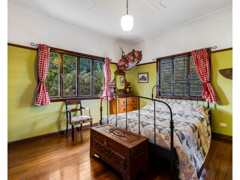 83 MacKenzie Street, Mount Lofty QLD 4350