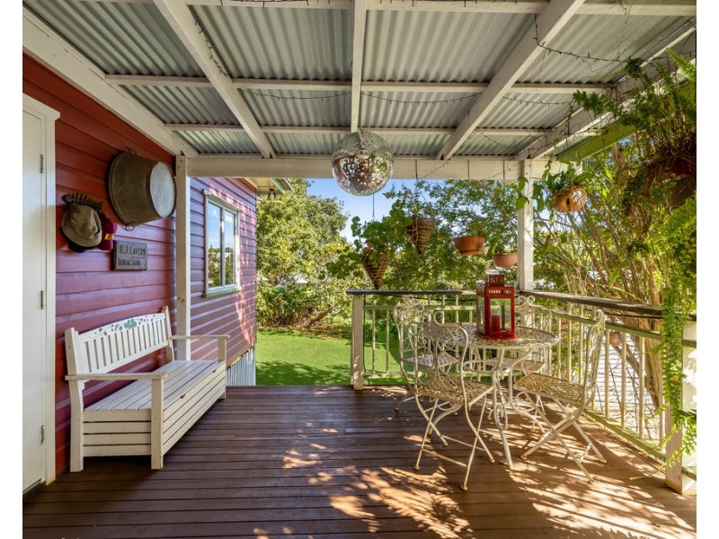 83 MacKenzie Street, Mount Lofty QLD 4350