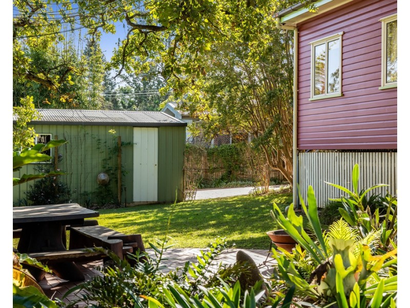 83 MacKenzie Street, Mount Lofty QLD 4350