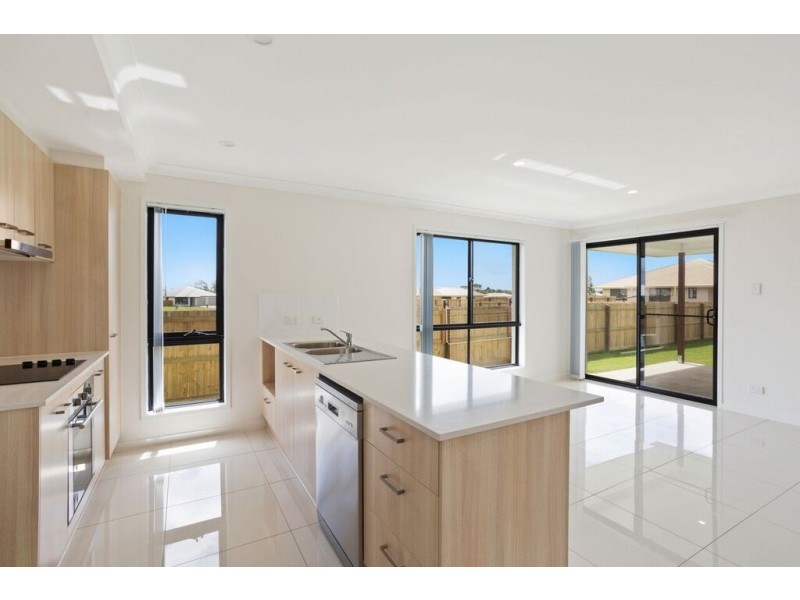 1/8 Karto Street, Cambooya QLD 4358