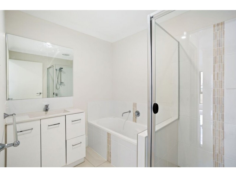 1/8 Karto Street, Cambooya QLD 4358
