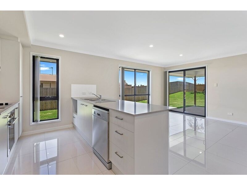1/24 Magpie Drive, Cambooya QLD 4358