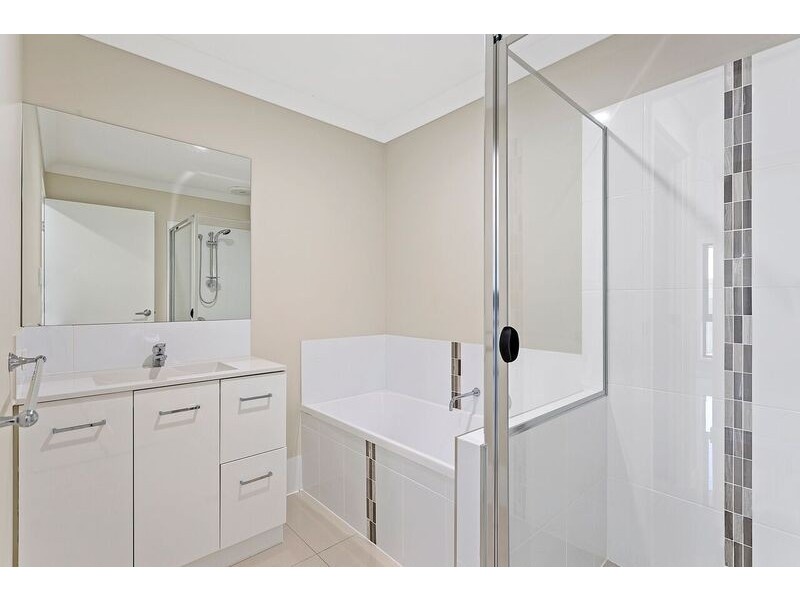 1/24 Magpie Drive, Cambooya QLD 4358