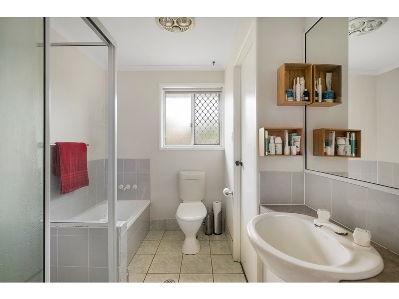 17 Fair Street, Rockville QLD 4350