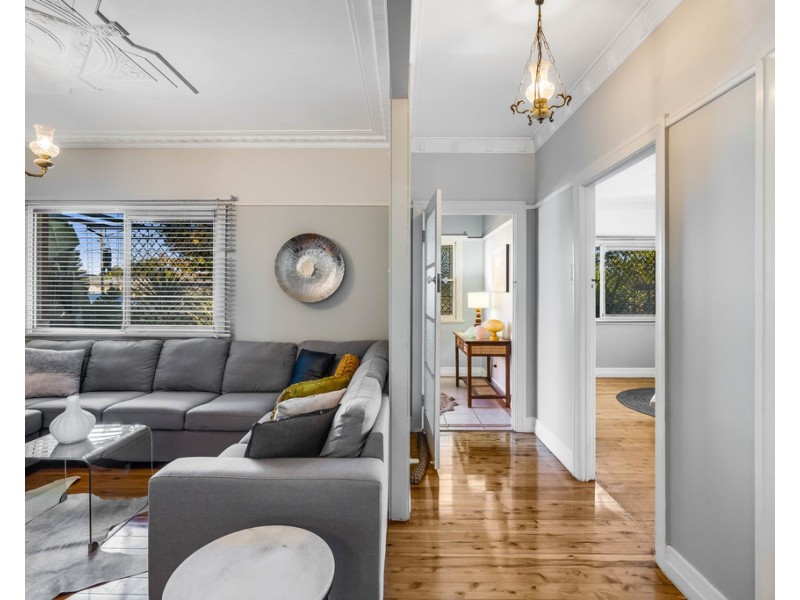 9 Phyllis Street, Harristown QLD 4350