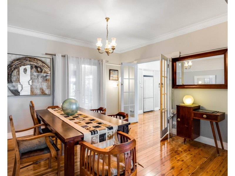 9 Phyllis Street, Harristown QLD 4350