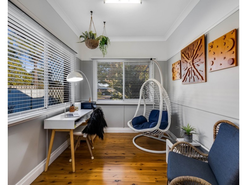 9 Phyllis Street, Harristown QLD 4350