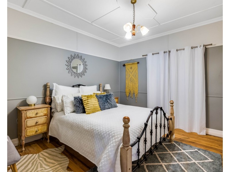 9 Phyllis Street, Harristown QLD 4350