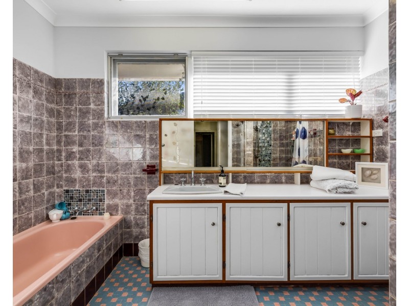 9 Phyllis Street, Harristown QLD 4350