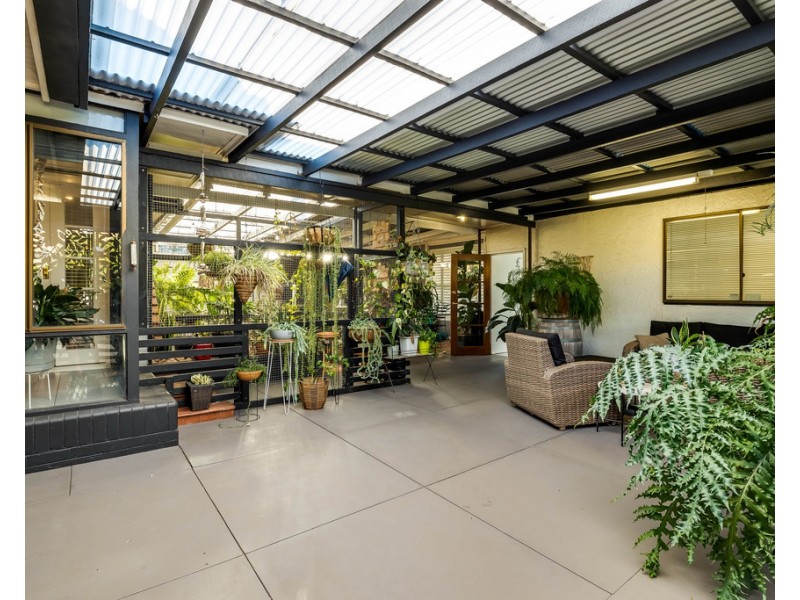 9 Phyllis Street, Harristown QLD 4350